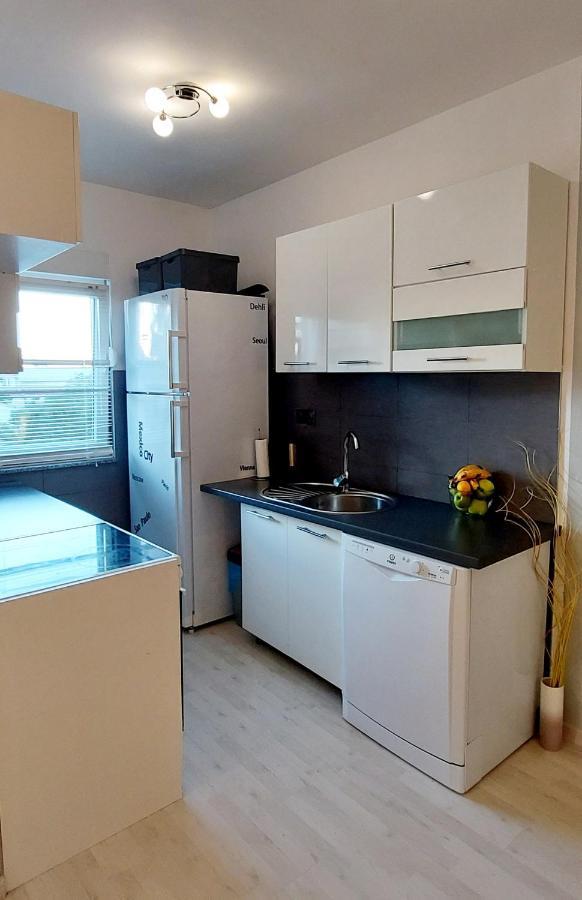 Apartman Near Fazana-500 From The Sea Extérieur photo